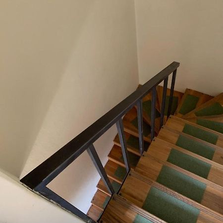 Whitehouse Alsoors Aparthotel Bagian luar foto