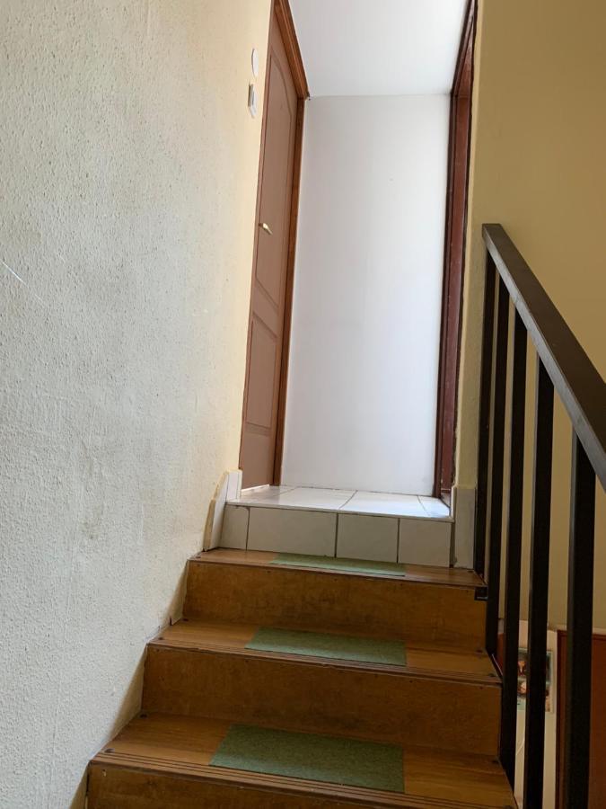 Whitehouse Alsoors Aparthotel Bagian luar foto