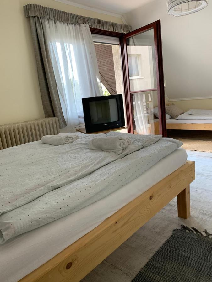 Whitehouse Alsoors Aparthotel Bagian luar foto